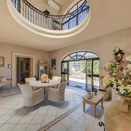 Villa Valleyside Heights - Pool & Heated Jacuzzi Is-Swieqi