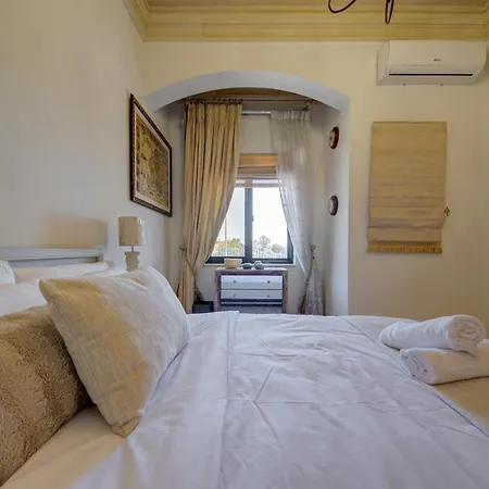 Valleyside Heights - Pool & Heated Jacuzzi Is-Swieqi