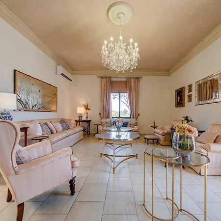 Valleyside Heights - Pool & Heated Jacuzzi Villa Is-Swieqi