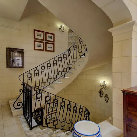 Valleyside Heights - Pool & Heated Jacuzzi * Is-Swieqi