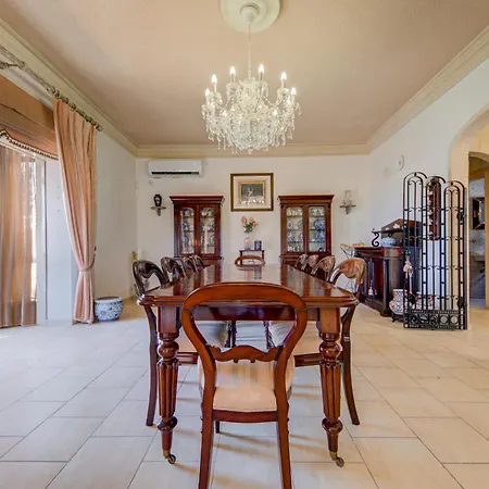 Valleyside Heights - Pool & Heated Jacuzzi Is-Swieqi