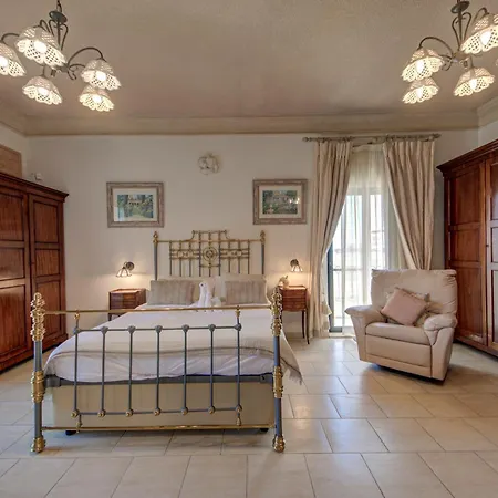 Valleyside Heights - Pool & Heated Jacuzzi Is-Swieqi
