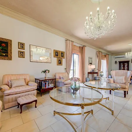 Valleyside Heights - Pool & Heated Jacuzzi Villa *