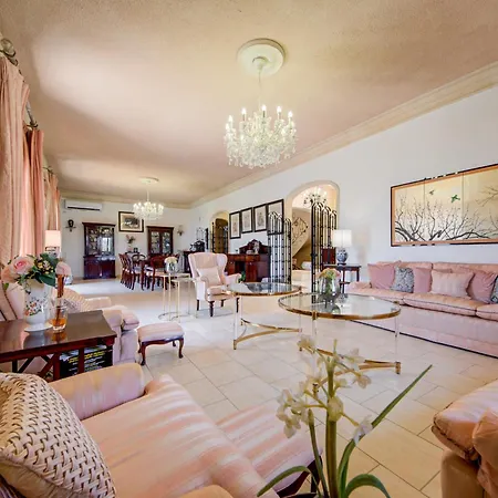 Valleyside Heights - Pool & Heated Jacuzzi Is-Swieqi