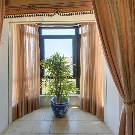 Villa Valleyside Heights - Pool & Heated Jacuzzi Is-Swieqi