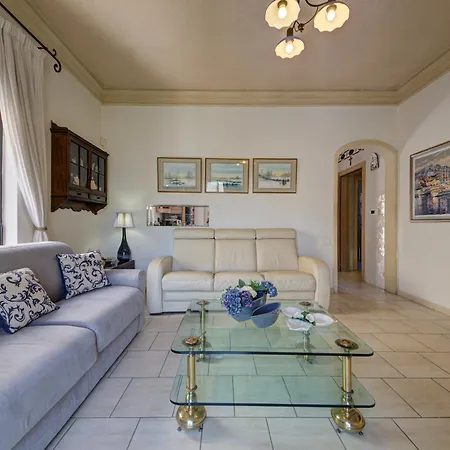Valleyside Heights - Pool & Heated Jacuzzi