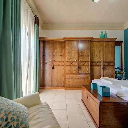 Villa Valleyside Heights - Pool & Heated Jacuzzi *