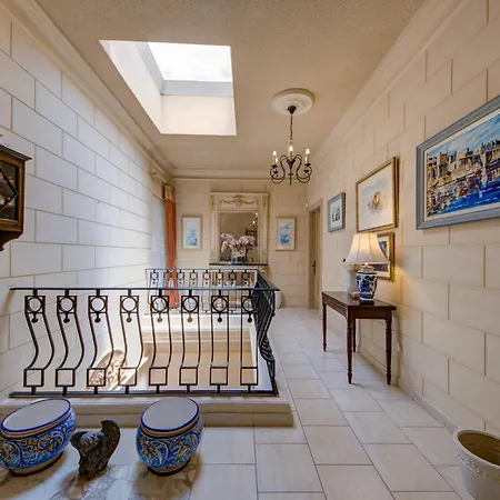 Villa Valleyside Heights - Pool & Heated Jacuzzi Is-Swieqi