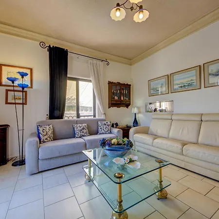 Villa Valleyside Heights - Pool & Heated Jacuzzi