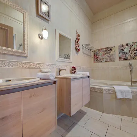 Valleyside Heights - Pool & Heated Jacuzzi * Is-Swieqi