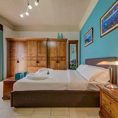 Valleyside Heights - Pool & Heated Jacuzzi Villa Is-Swieqi