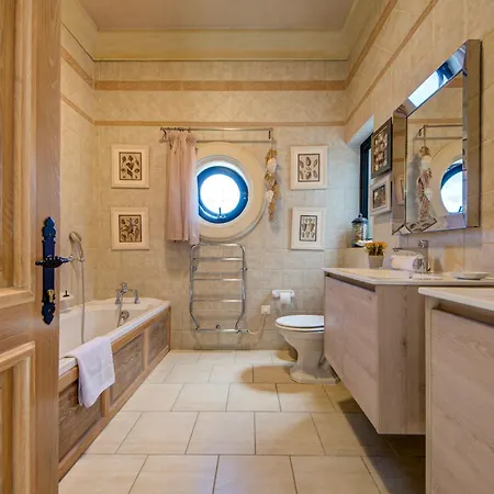Valleyside Heights - Pool & Heated Jacuzzi * Is-Swieqi
