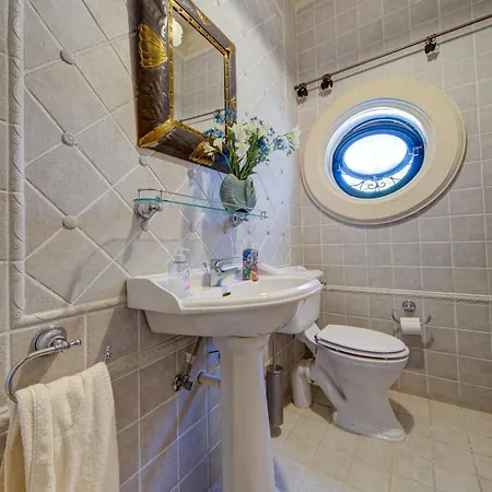 Villa Valleyside Heights - Pool & Heated Jacuzzi *